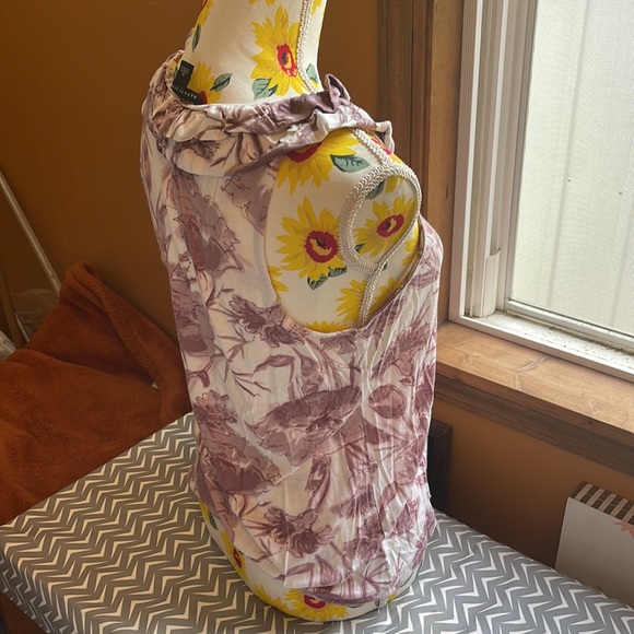 Banana Republic Soft & Flowy Ruffle Neck Sleeveless Top Medium - Picture 11 of 15